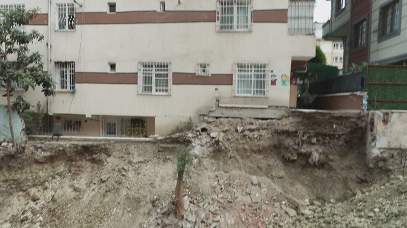 Bahçelievler’de 6 katlı bina tahliye edildi
