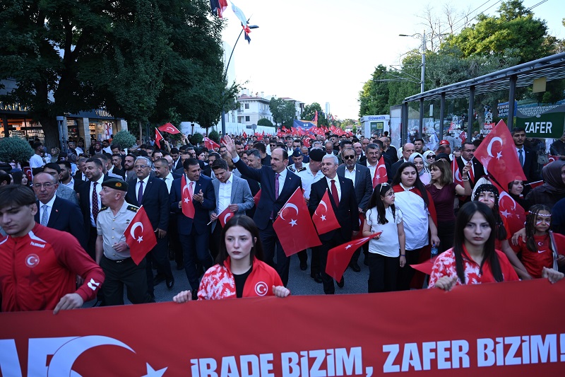 "15 Temmuz destanını iyi okumalılar"