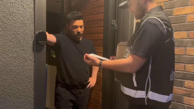 Oğuzhan Uğur'un da aralarında olduğu 9 kişi gözaltına alındı