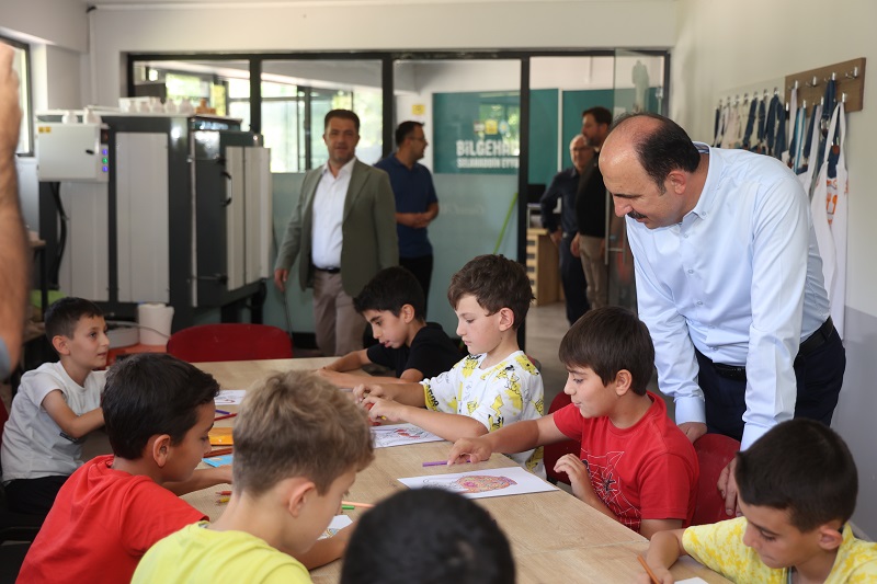 Çocuklar hem eğleniyor hem öğreniyor