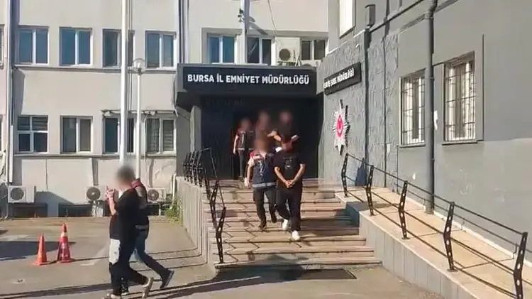 İnternetten araç satanları dolandırdılar