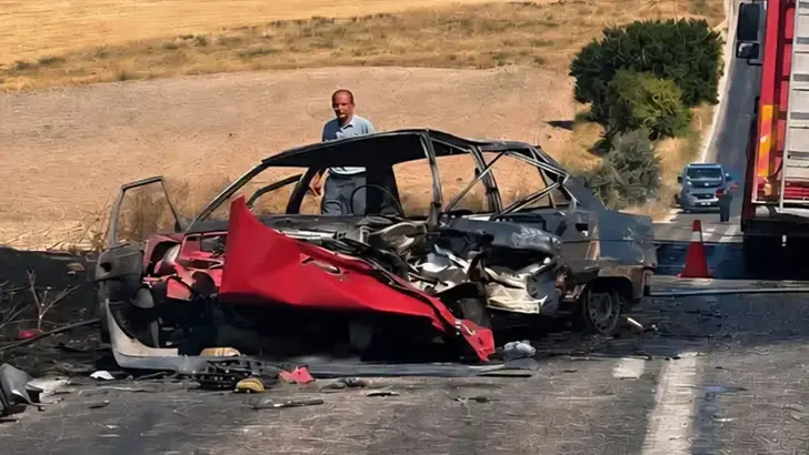 Afyonkarahisar'da feci kaza: 1 ölü 2 yaralı