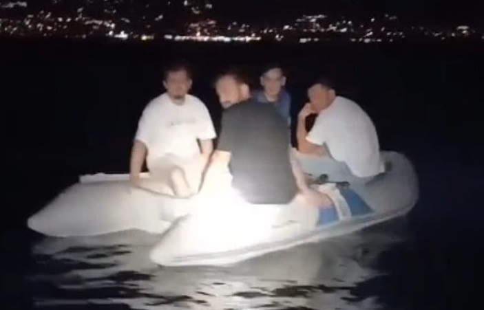 35 kişi gölde mahsur kaldı