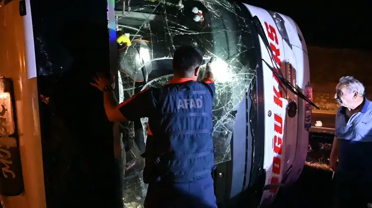 Kırıkkale’de yolcu otobüsü devrildi