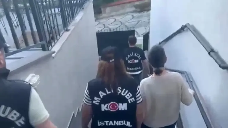 Üsküdar Belediyesi'ne operasyon