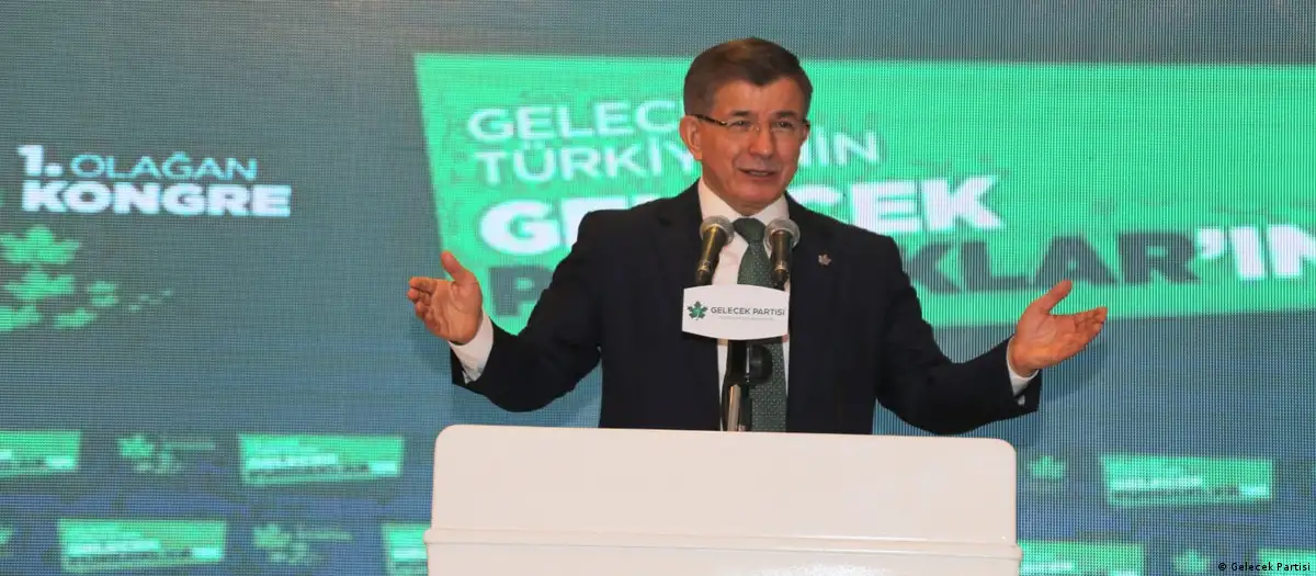 Ahmet Davutoğlu siyaseti bıraktı