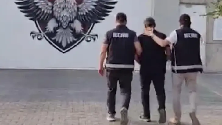 Kamuda iş vaadiyle dolandırmış