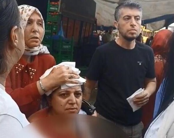 Pazarda 'armut seçme' kavgası!