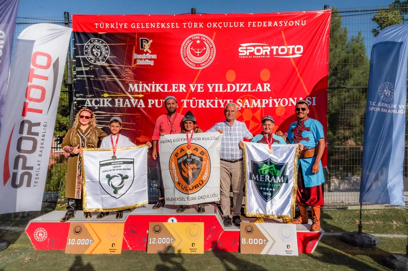 Genç okçular başarılarla döndü