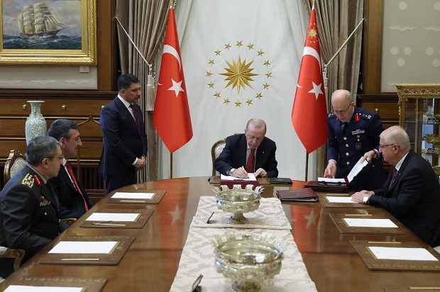 Yüksek Askeri Şura (YAŞ) kararları açıklandı