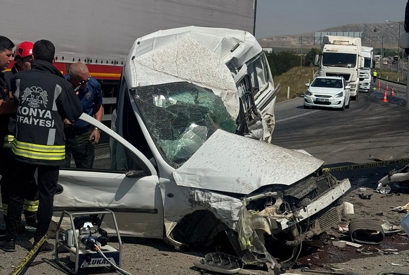 Kadınhanı'nda kaza: 1 ölü 9 yaralı