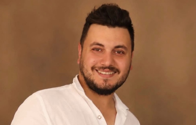 Elektrik arızasını onanırken akıma kapıldı