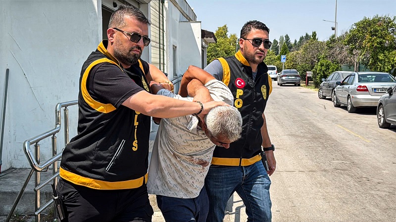 Kefen gönderdiği eski eşini 8 yerinden bıçakladı