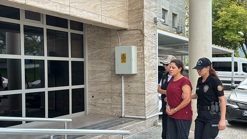 FETÖ mensubunun ablası adliyeye sevk edildi