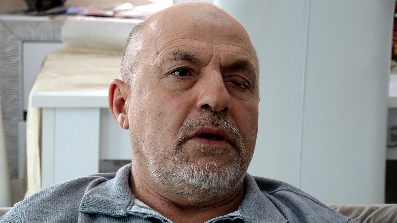 Gözlükten kurtulmak isterken, dünyası karardı