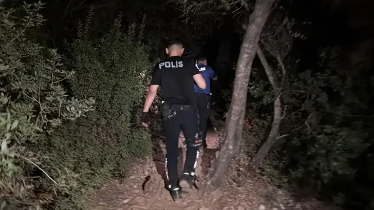 Ormanda kaybolan gençler kurtarıldı