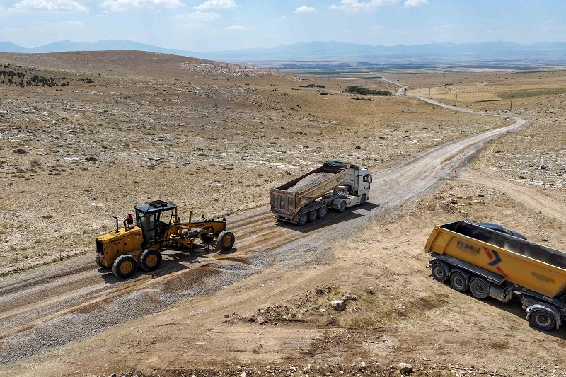 İki önemli bağlantı yolu yenileniyor