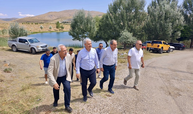 Vali Akın ilçeleri ziyaret etti