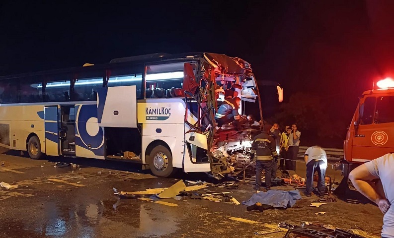 Konya'dan çıkan otobüs kaza yaptı