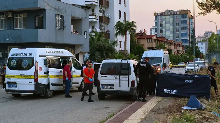 Adana'da dehşet: 2 ölü 1 yaralı