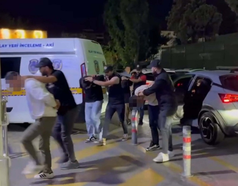 İstanbul ve İzmir'de iki ayrı operasyon