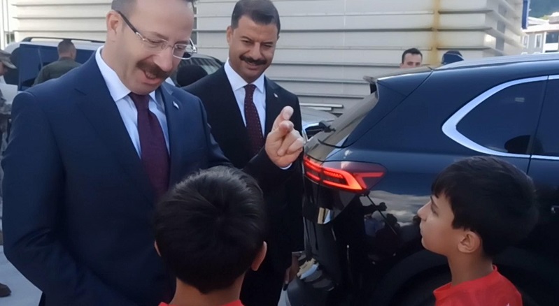 Vali'den çocuklara esprili yanıt
