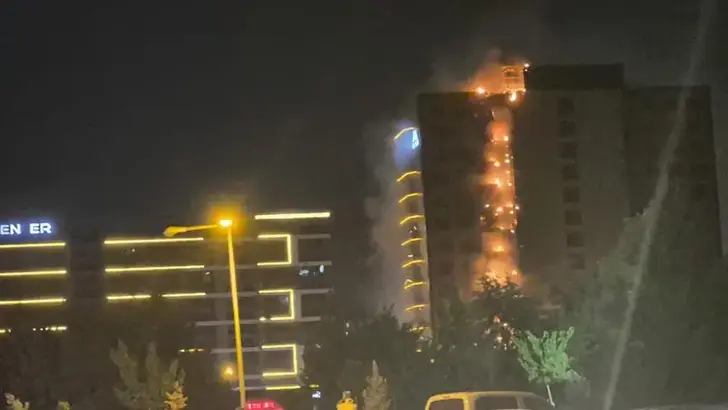 Diyarbakır’da plazada yangın
