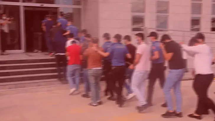 Firari suçlular yakalanıp yurda getirildi