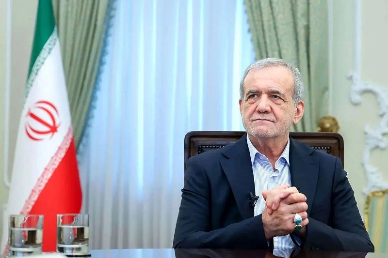 Pezeşkiyan: Hürmüz Boğazı için yol haritası hazır