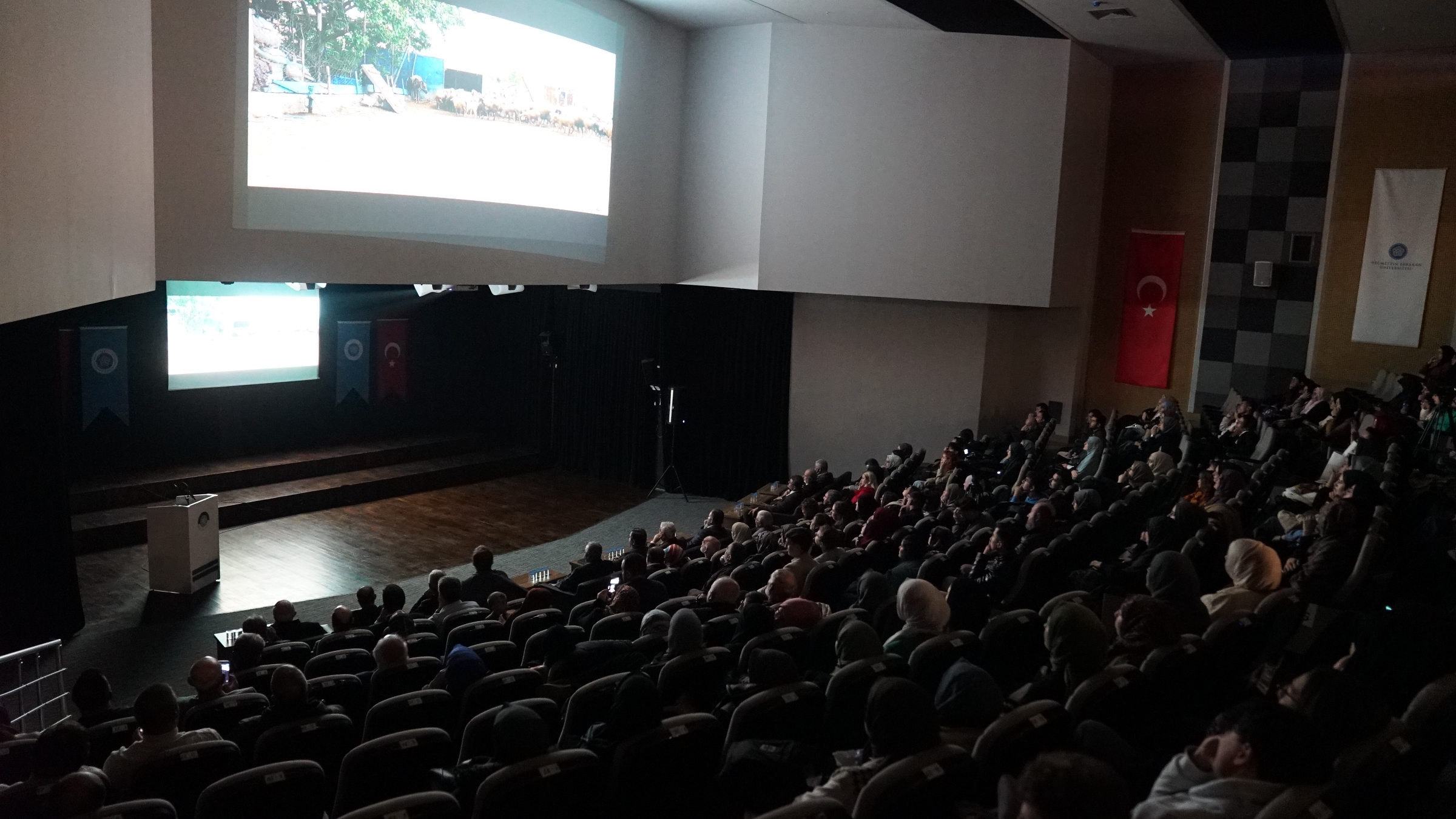 NEÜ’de “İslam ve Çevre” temalı kısa filmlerin galası yapıldı