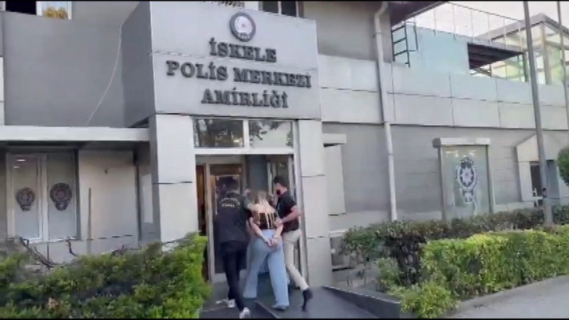 8 yıldır aranan firari kadın kılığında yakalandı