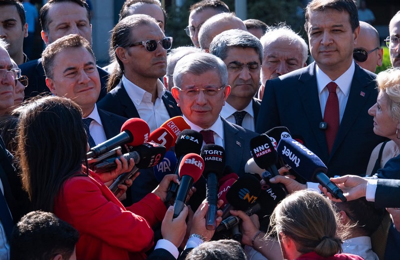 Ahmet Davutoğlu ifade verdi
