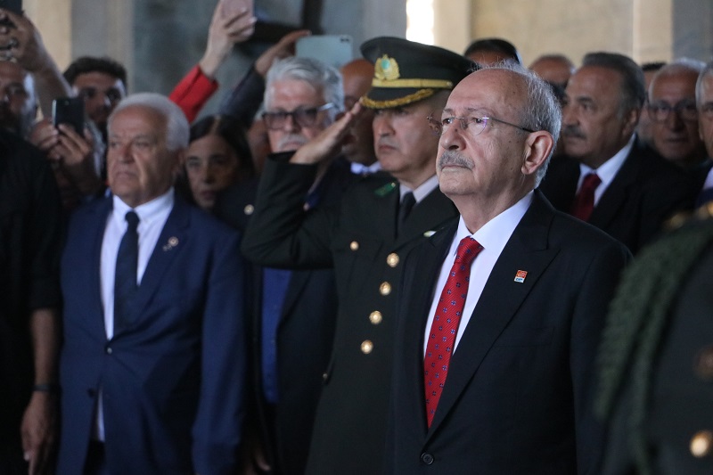 Kılıçdaroğlu Anıtkabir'i ziyaret etti
