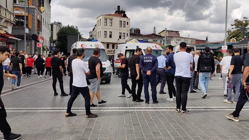 Döviz bürosunda silahlı kavga: 2 ölü, 2 yaralı