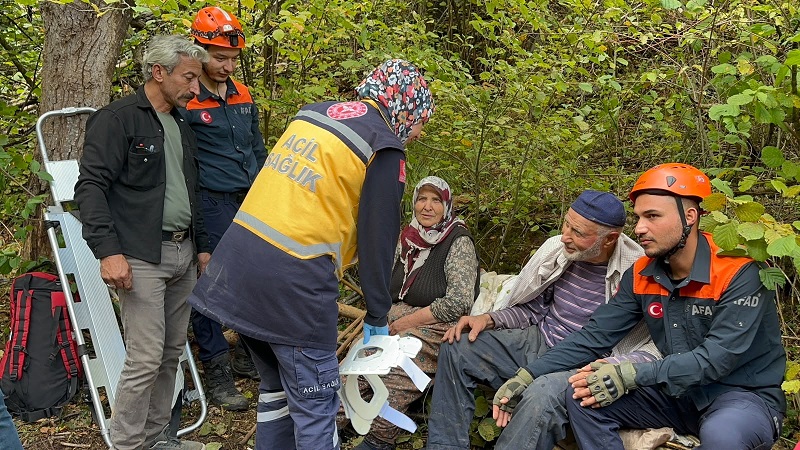 Ormanda mahsur kalan çift AFAD tarafından bulundu