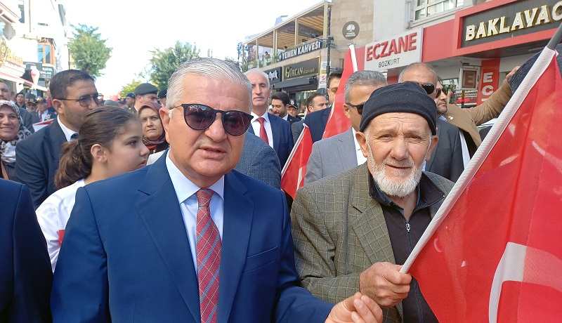 Tıpkı O'nun sesinden gibi
