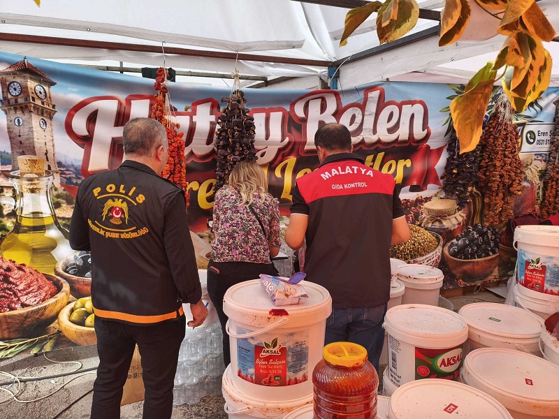 Fuarda bozuk gıda satacaklardı!