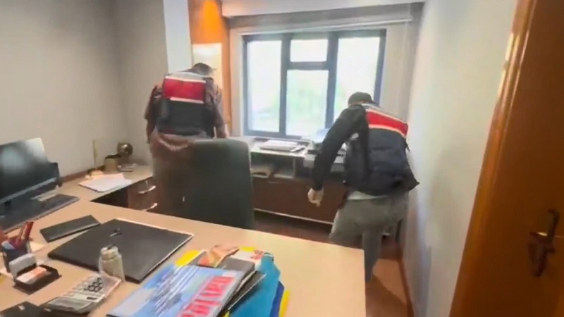 8 kişi tutuklandı