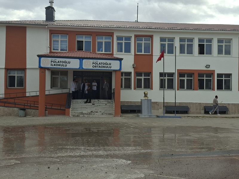 Öğrenci okula tüfekle geldi