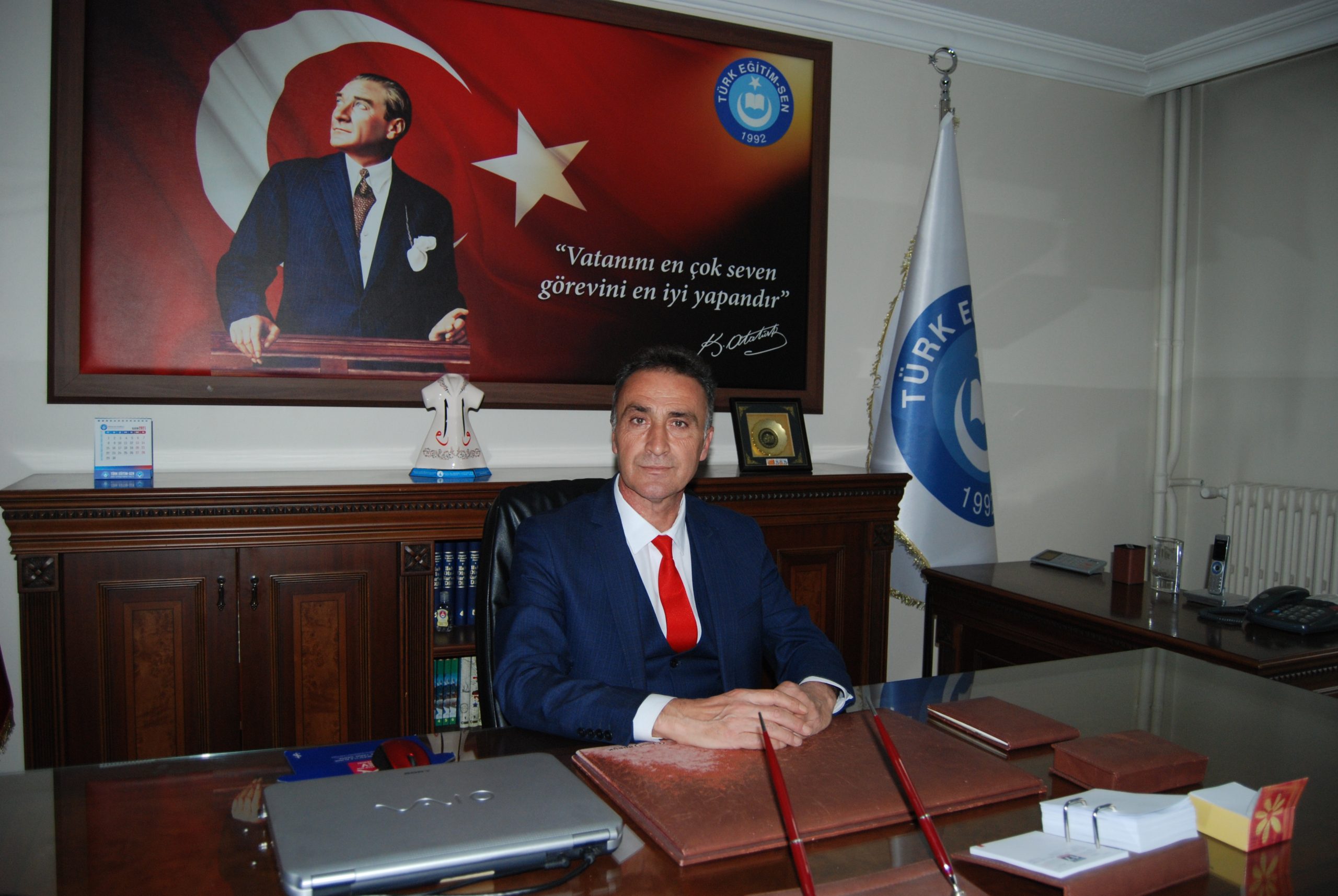 İşçi ister de kamu çalışanları istemez mi?
