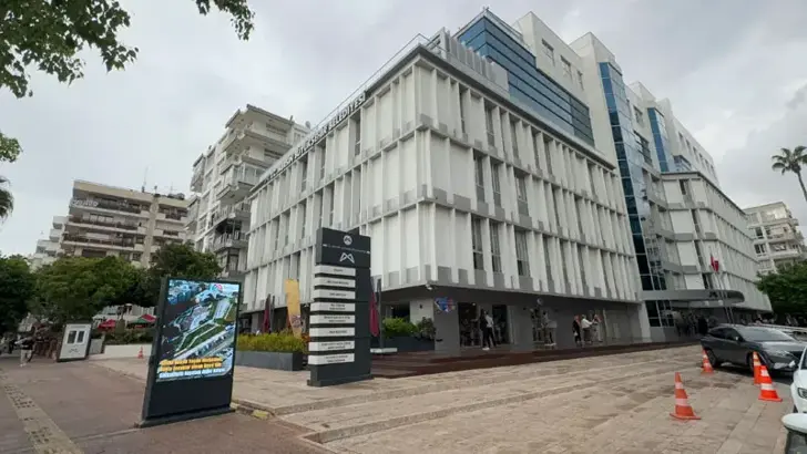 Mersin’de Büyükşehir ve 2 ilçe belediyesine operasyon