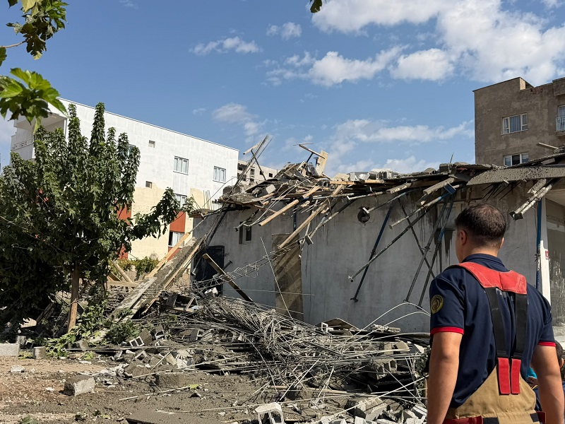 Ev inşaatında beton dökümü sırasında çökme
