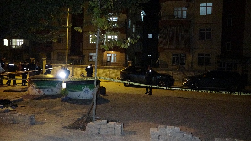 Vurulan kadın hayatını kaybetti