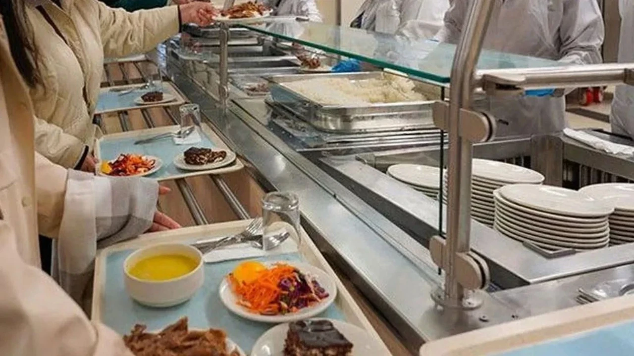 Türkiye’nin en ucuz yemeği bu okulda