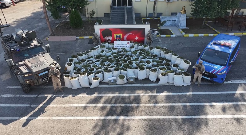 Diyarbakır'da 2,2 ton esrar ele geçirildi