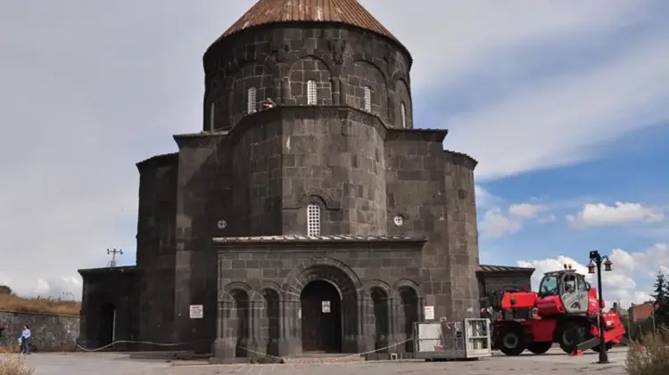 Tarihi Kümbet Camisi’nde restorasyon çalışması