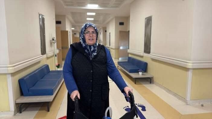 Kalbe yapışık kitle zorlu ameliyatla alındı