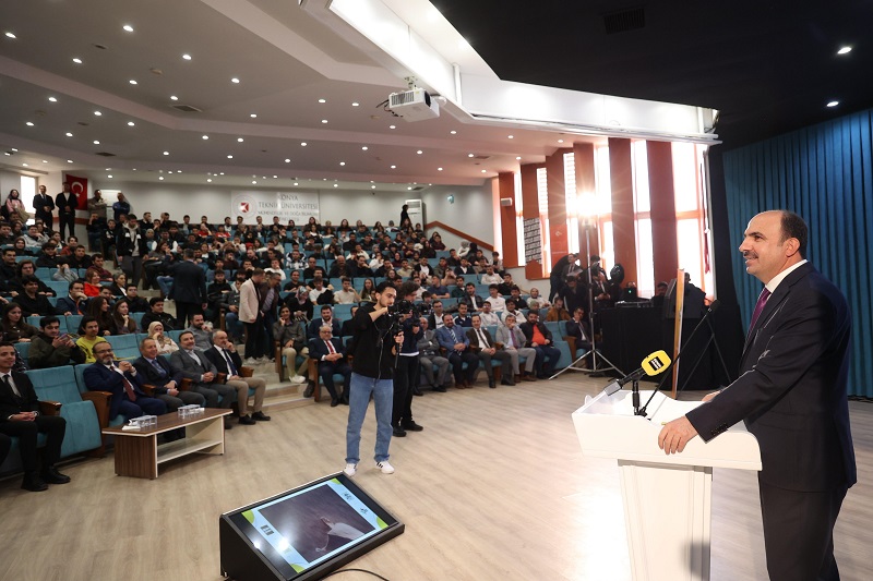 Altay üniversitelilerle buluştu