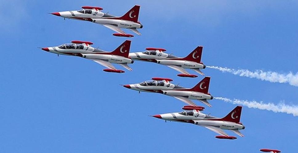Konya'da Türk Yıldızları uçağı düştü
