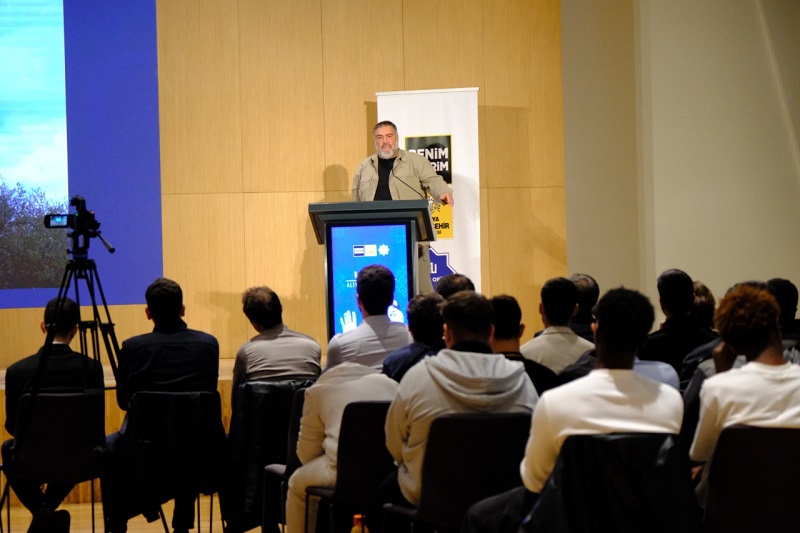 Bilge lider  İzzetbegovic anıldı